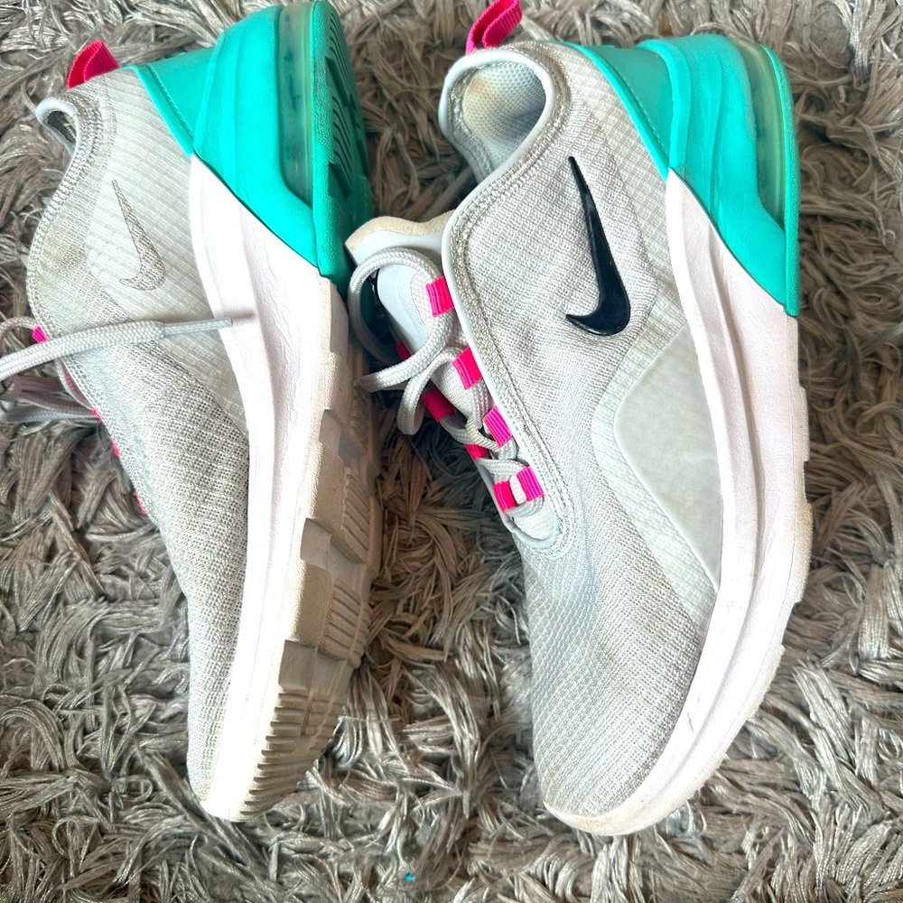 Nike Air size 8.5 style CU4925-002